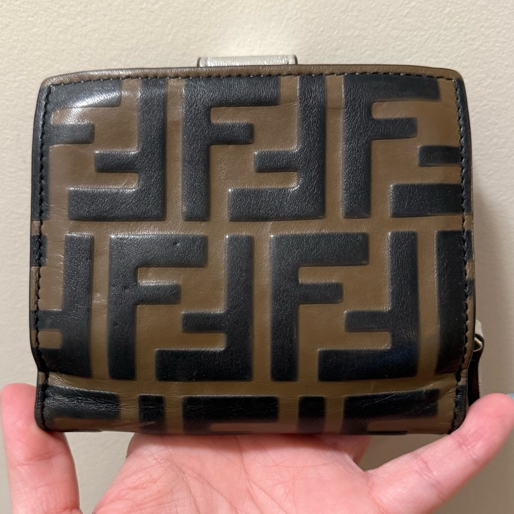 *RARE* FENDI - Zucca Embossed Compact Wallet - Picture 2 of 10